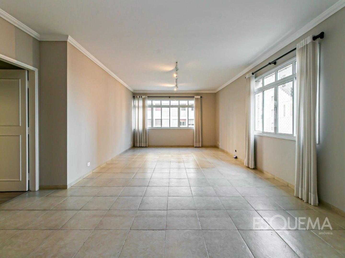 Apartamento amplo de 200 m² na parte plana dos Jardins - Imagem 3
