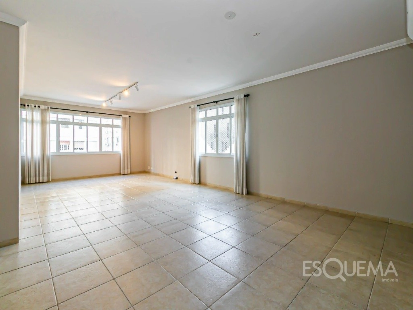 Apartamento amplo de 200 m² na parte plana dos Jardins - Imagem 4
