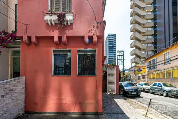 Casa comercial em localização estratégica