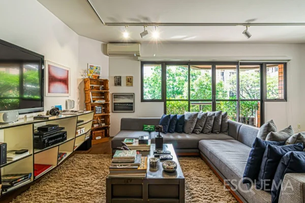 Apartamento recém-reformado em rua cobiçada do Itaim Bibi