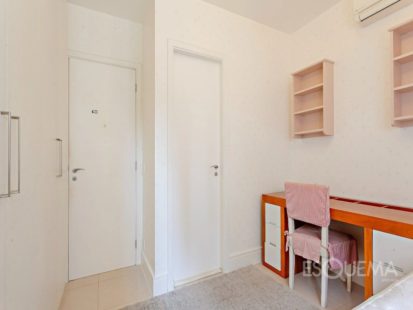 Apartamento em edifício neoclássico com vista aberta no Jardim Guedala - Imagem 12