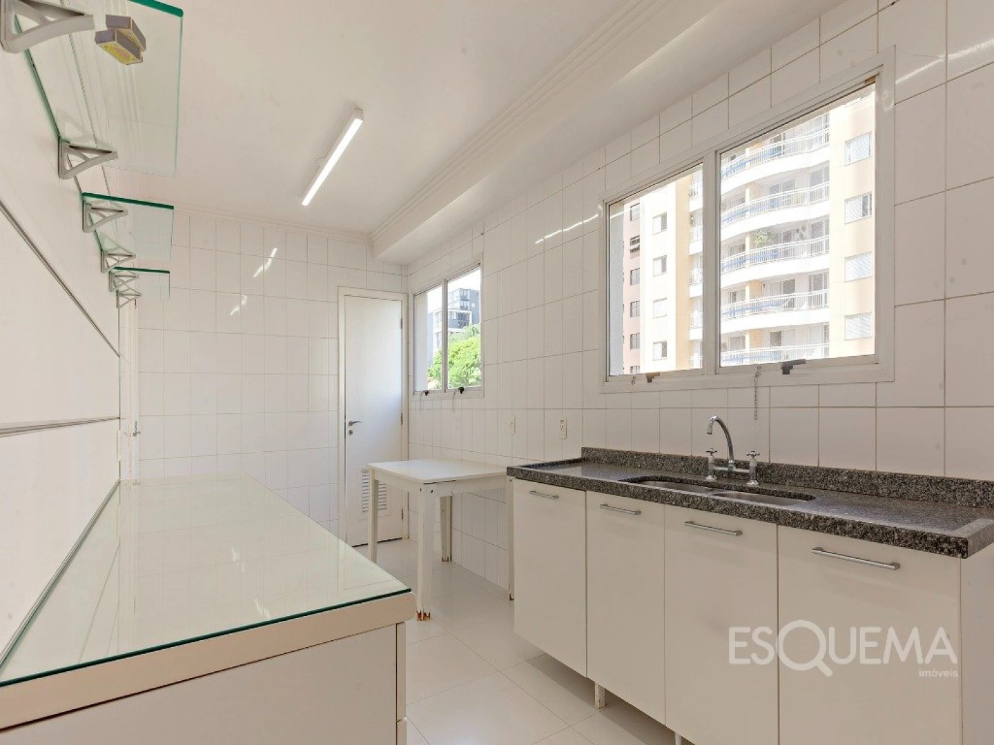 Apartamento em edifício neoclássico com vista aberta no Jardim Guedala - Imagem 15
