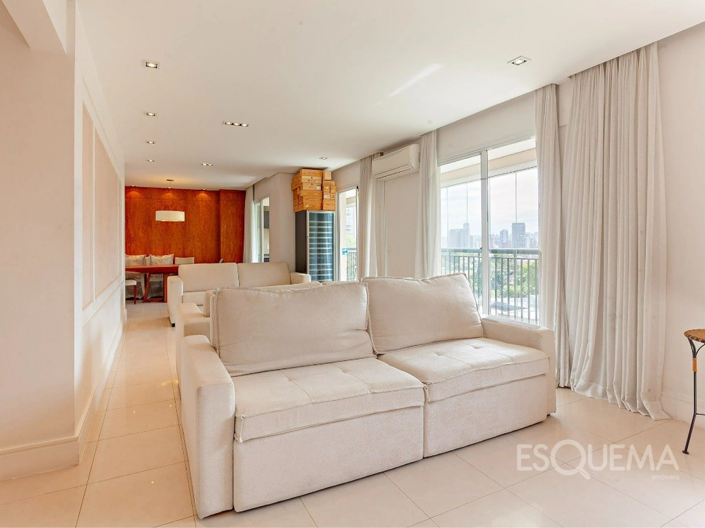 Apartamento em edifício neoclássico com vista aberta no Jardim Guedala - Imagem 5