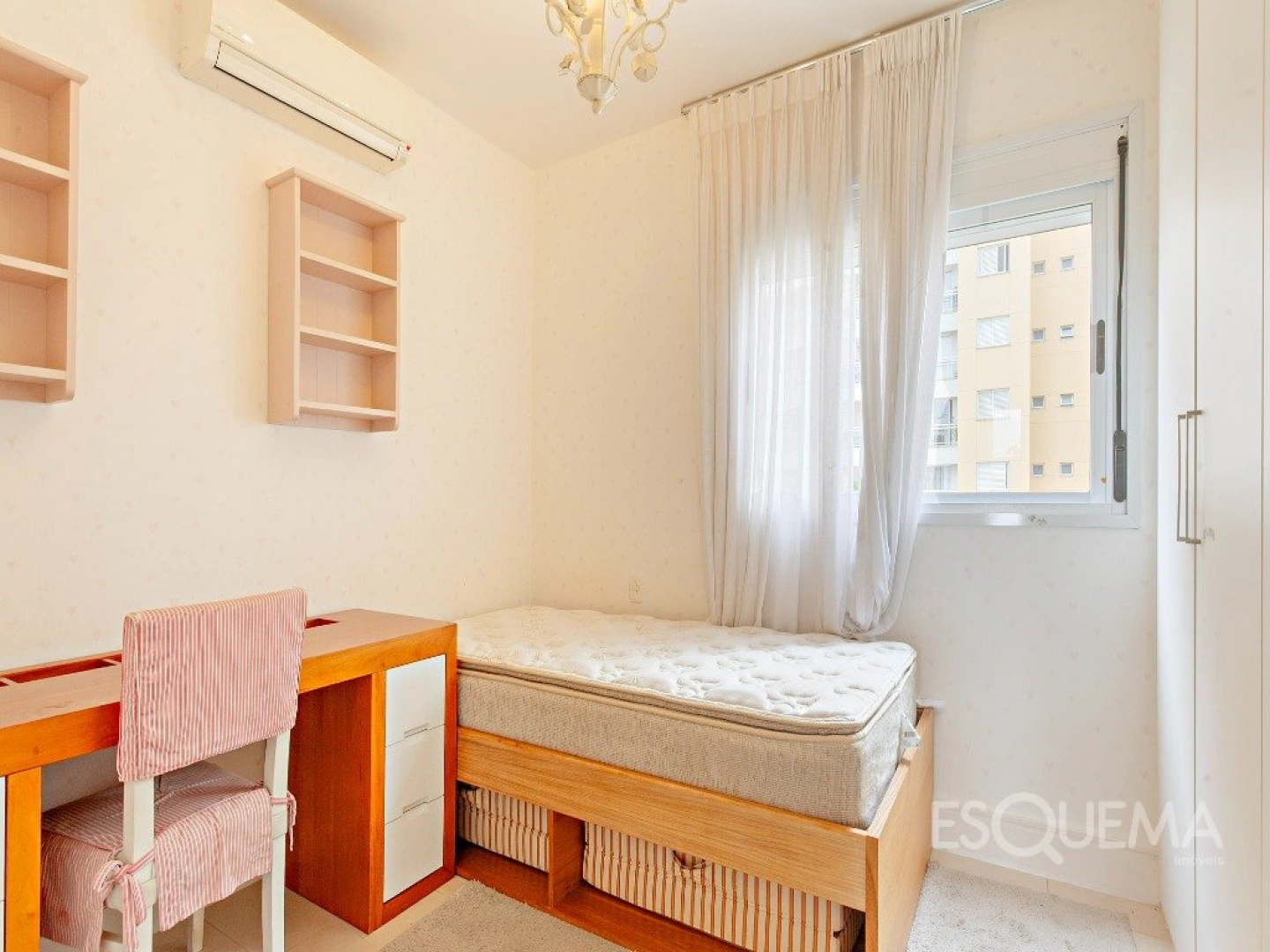 Apartamento em edifício neoclássico com vista aberta no Jardim Guedala - Imagem 9