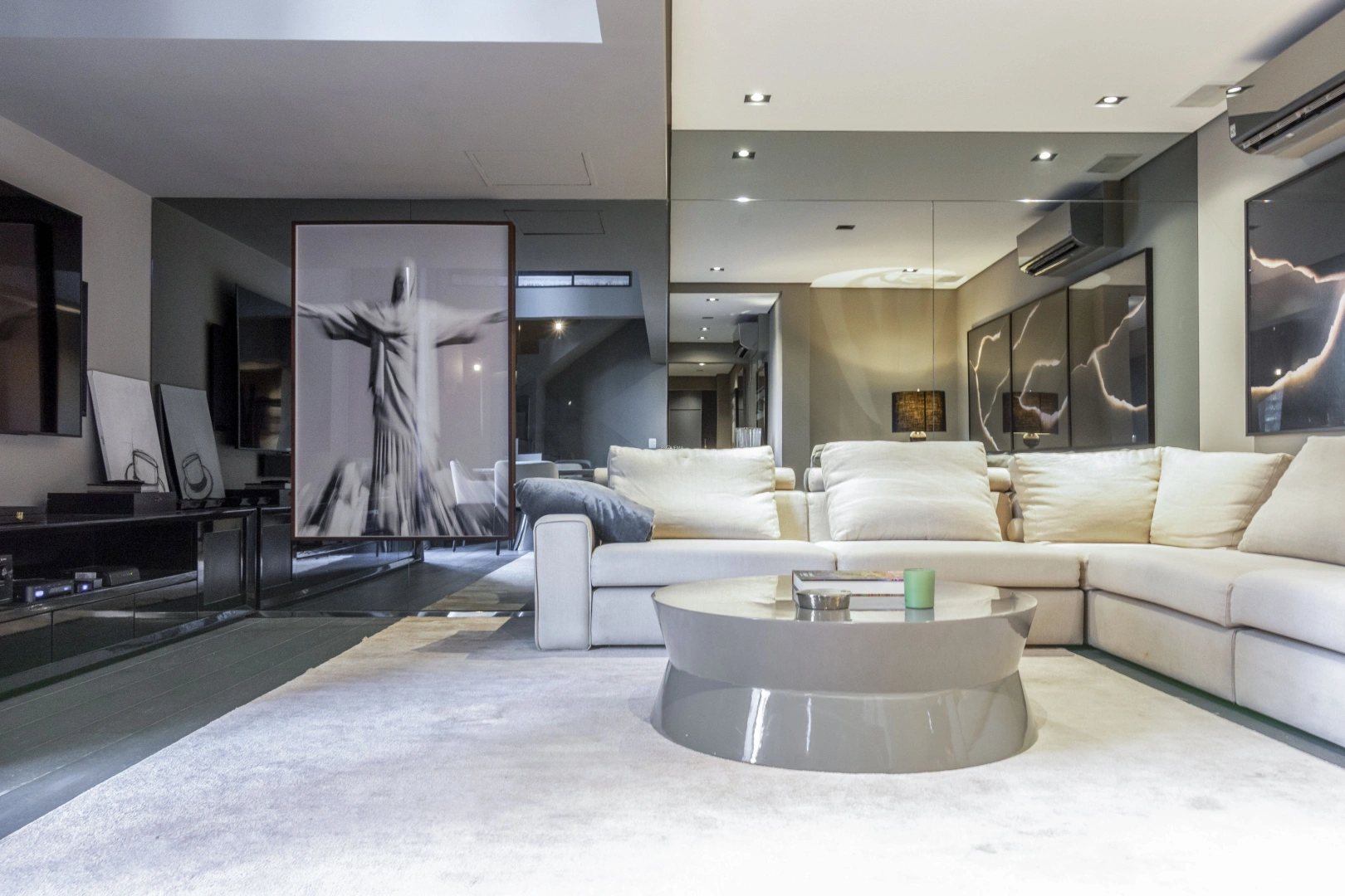Cobertura duplex nova, decorada e mobiliada - Imagem 6