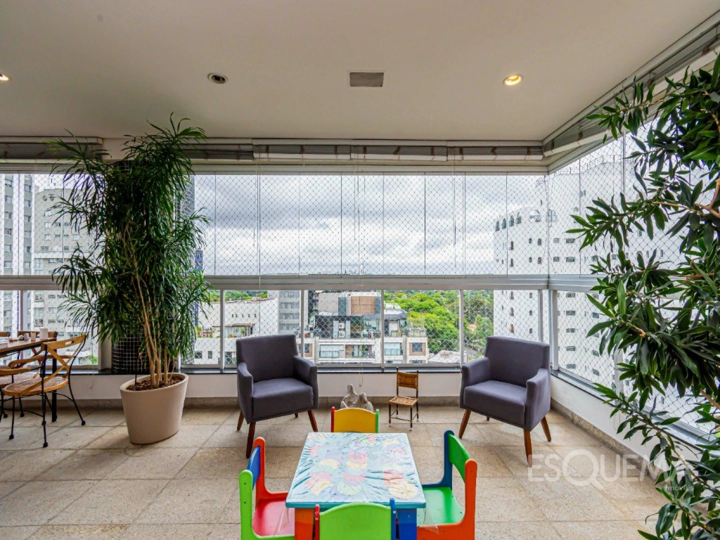 Apartamento com vista livre e planta generosa em Alto de Pinheiros - Imagem 4