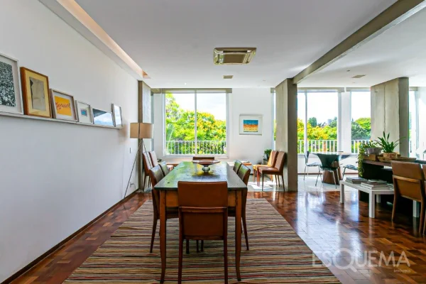 Apartamento reformado com vista para o Jardim Europa