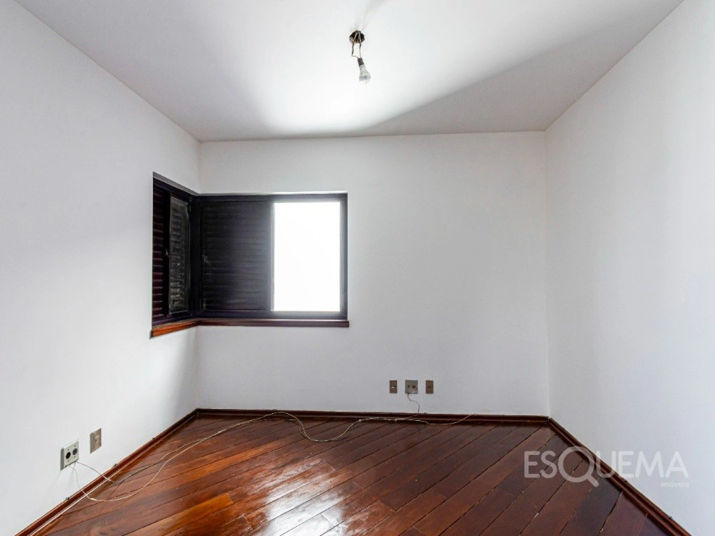 Apartamento em edifício com projeto de Carlos Bratke - Imagem 15