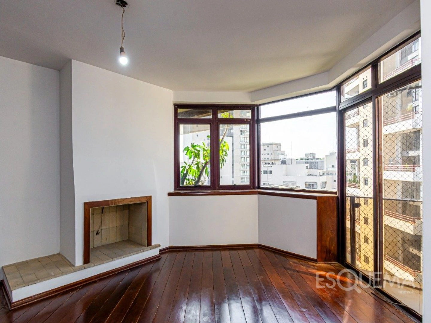 Apartamento em edifício com projeto de Carlos Bratke - Imagem 6