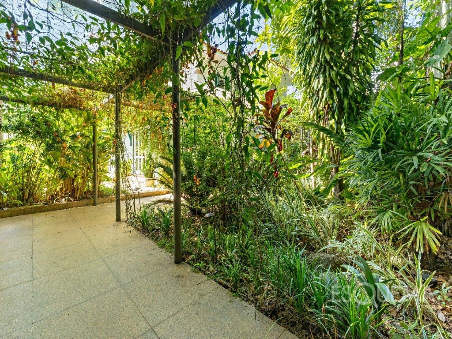 Casa no Jardim Europa com arquitetura, natureza e privacidade em terreno de 1.419 m² - Imagem 15