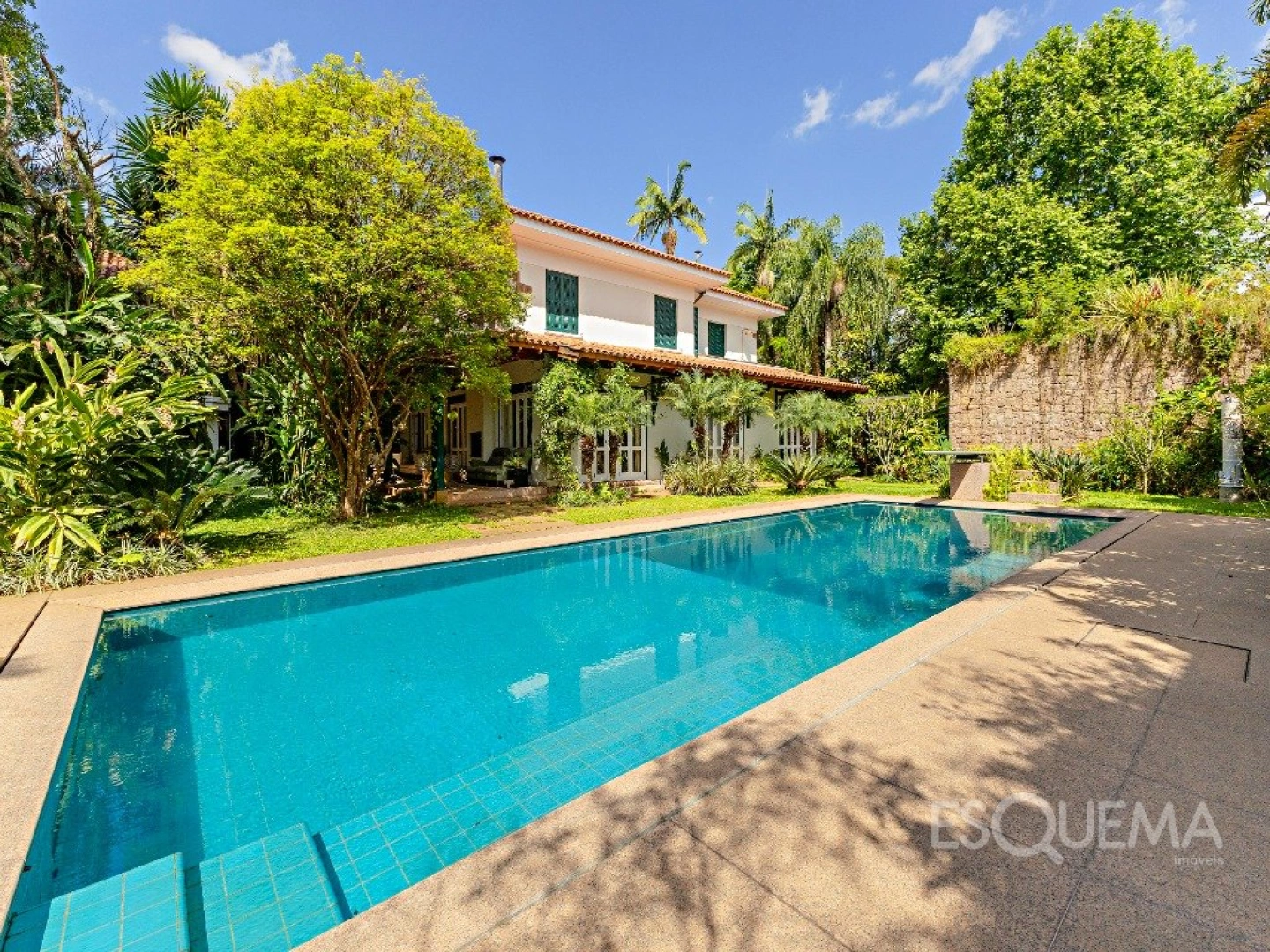 Casa no Jardim Europa com arquitetura, natureza e privacidade em terreno de 1.419 m² - Imagem 3