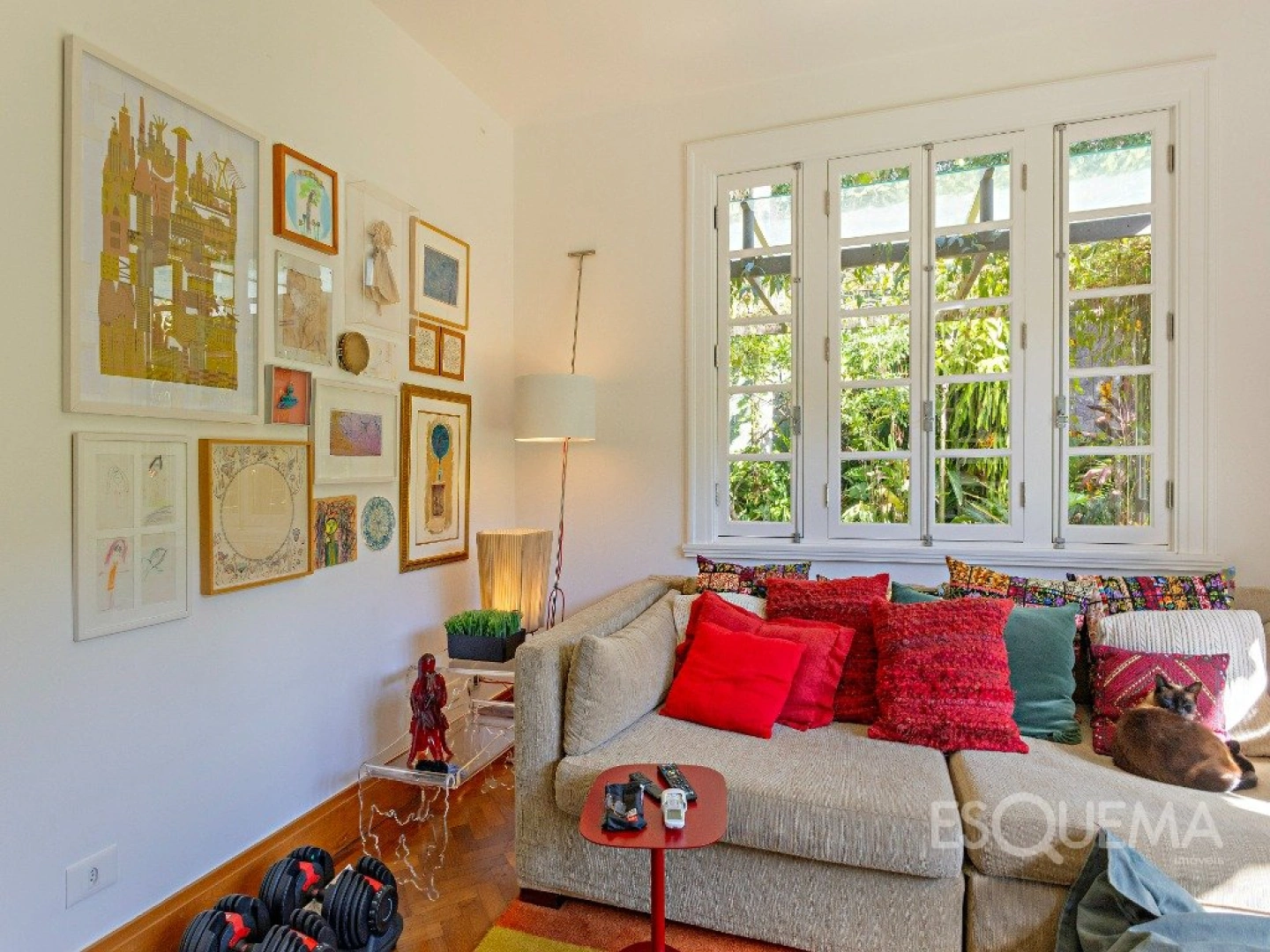 Casa no Jardim Europa com arquitetura, natureza e privacidade em terreno de 1.419 m² - Imagem 9