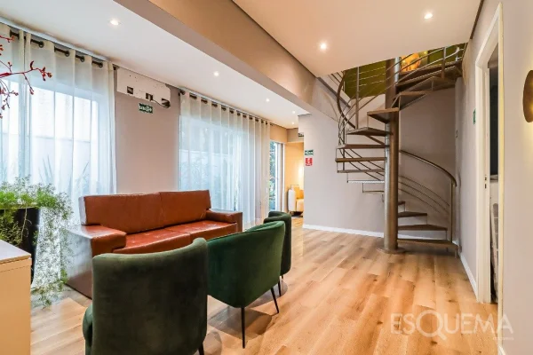 Casa comercial em rua tranquila no Panamby