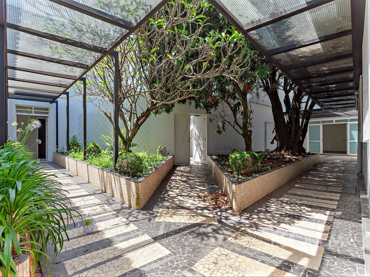 Casa comercial na Avenida Brasil - Imagem 11