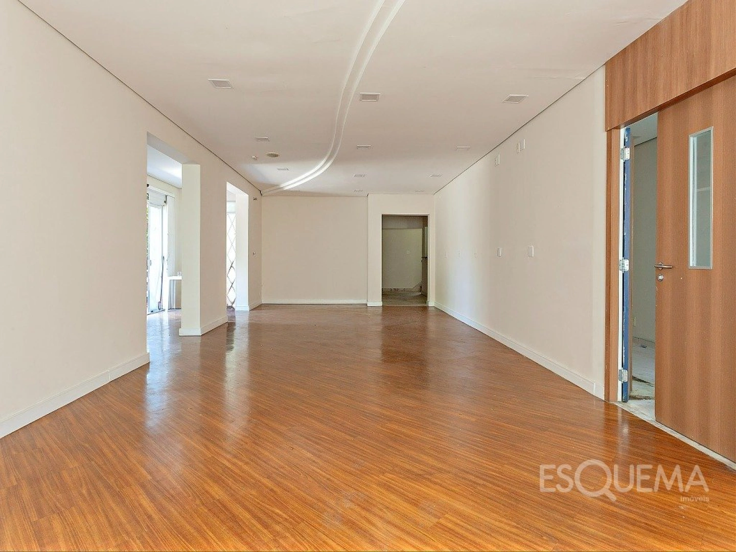 Casa comercial na Avenida Brasil - Imagem 1