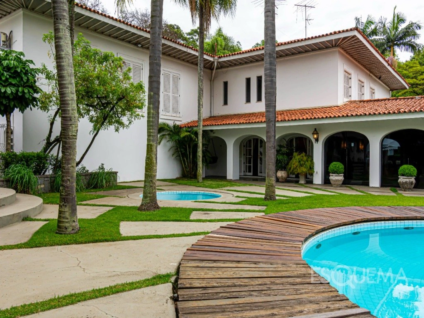 Casa em frente ao Parque Ibirapuera, com vista para as árvores - Imagem 1