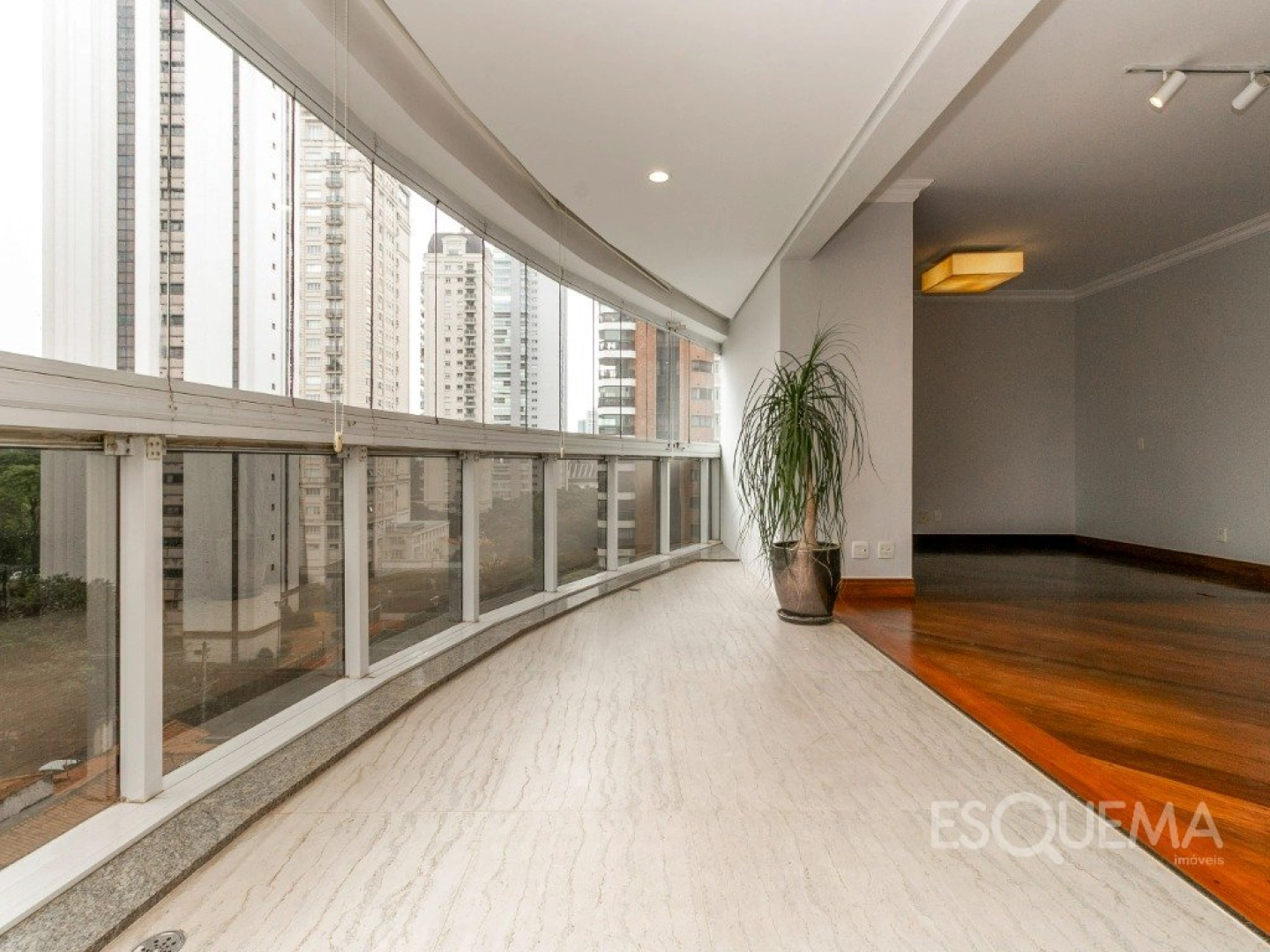Apartamento moderno, com vista para o Parque Ibirapuera - Imagem 1