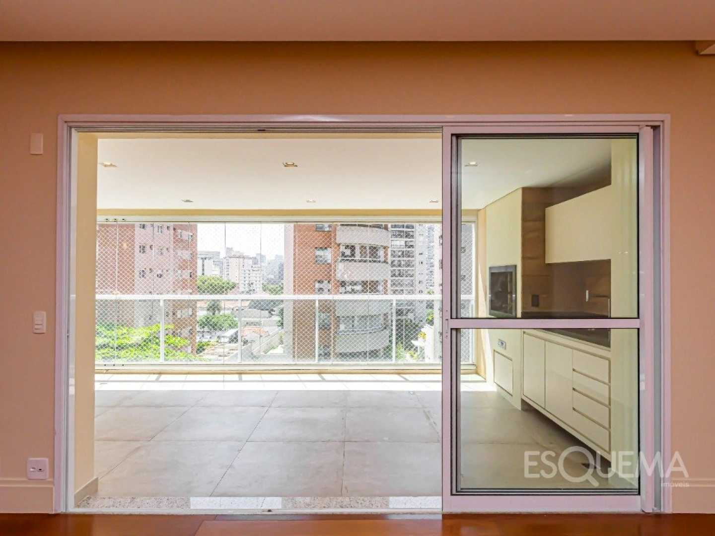 Apartamento com varanda gourmet e lazer completo próximo à Escola Móbile - Imagem 4