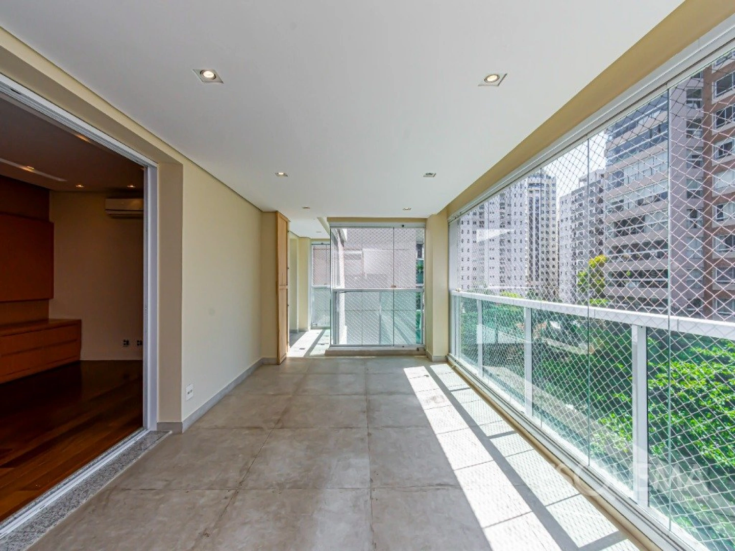 Apartamento com varanda gourmet e lazer completo próximo à Escola Móbile - Imagem 8