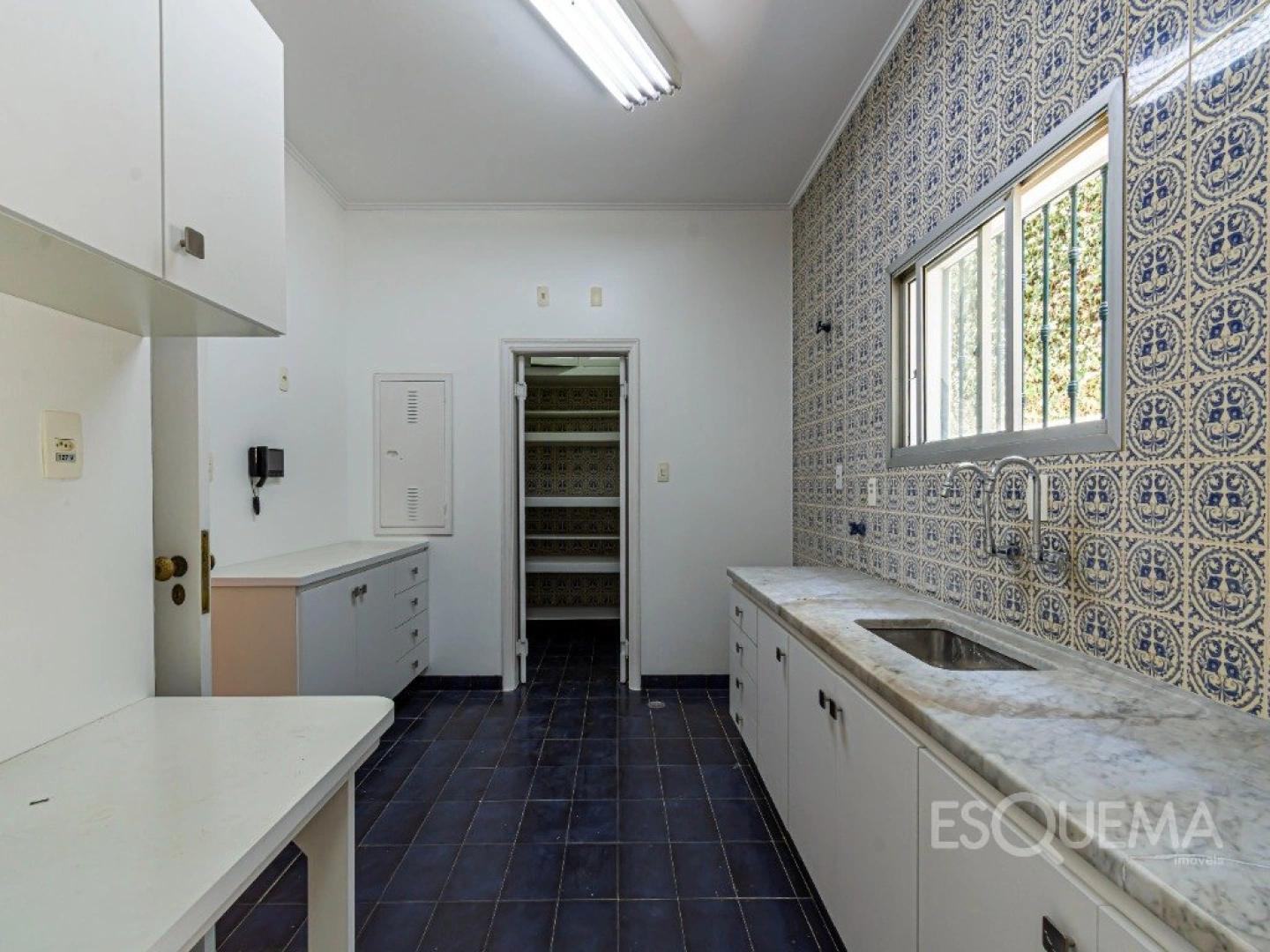 Casa em estilo colonial em rua arborizada e bem posicionada - Imagem 11