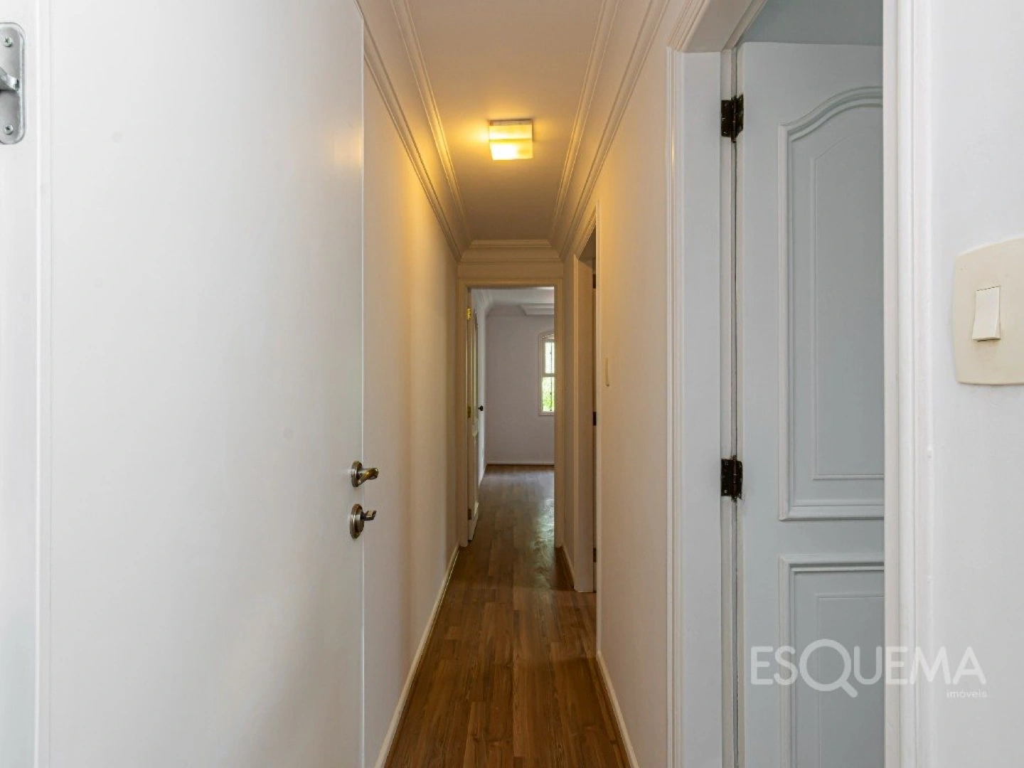 Casa em estilo colonial em rua arborizada e bem posicionada - Imagem 12