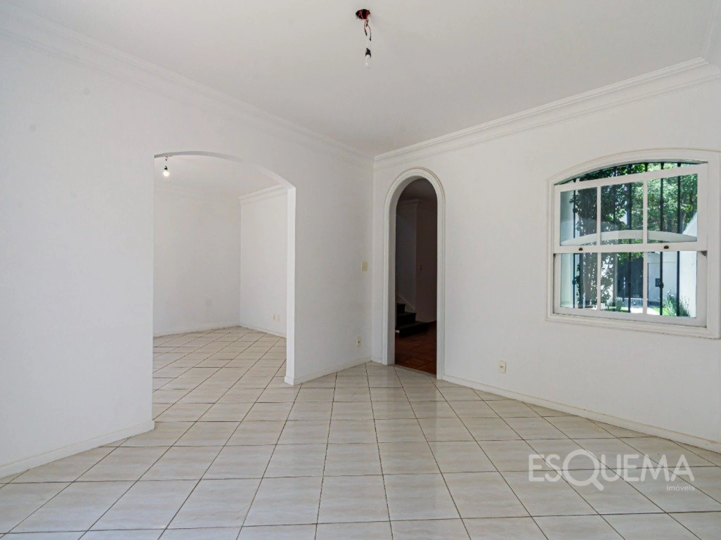 Casa em estilo colonial em rua arborizada e bem posicionada - Imagem 8