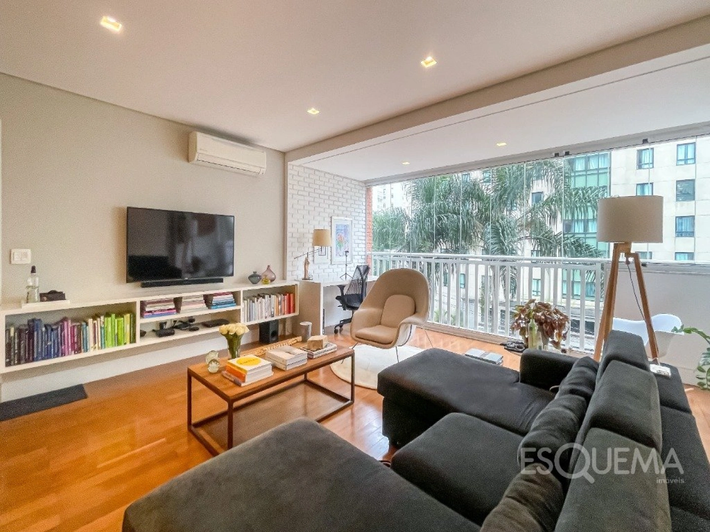 Apartamento reformado e iluminado no Jardim Paulista - Imagem 1