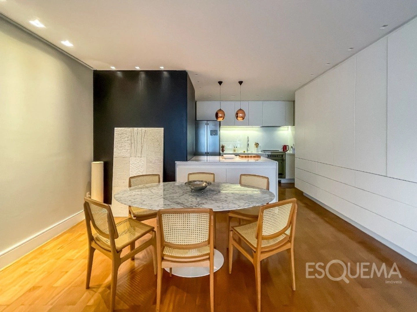 Apartamento reformado e iluminado no Jardim Paulista - Imagem 4