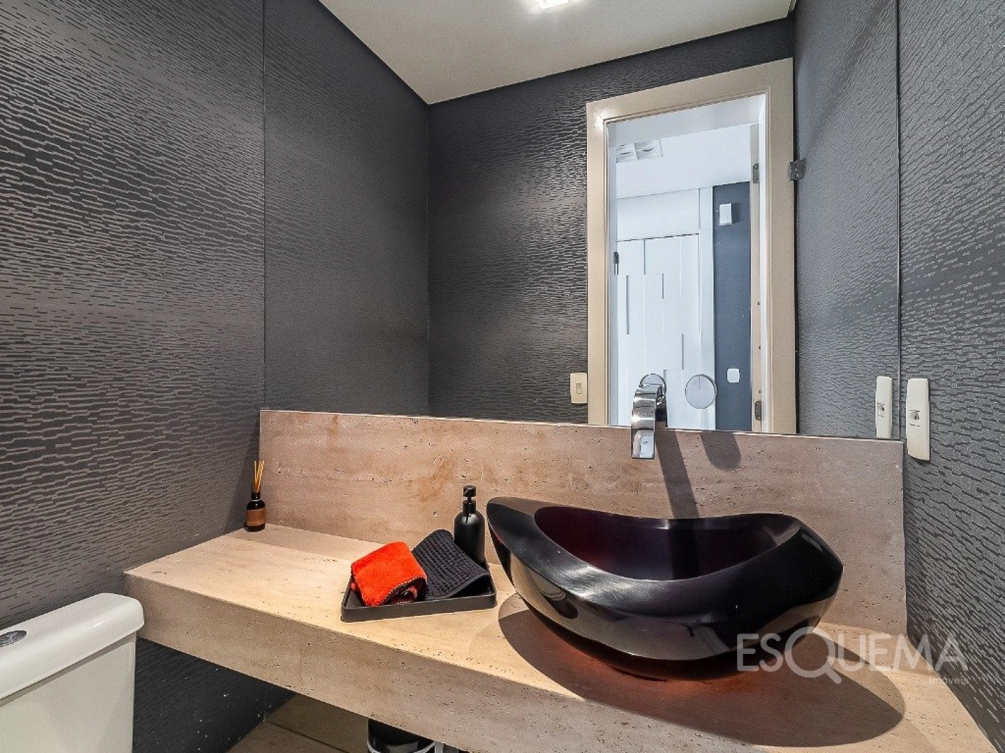 Apartamento iluminado com varanda ampla e atmosfera leve em Moema - Imagem 12