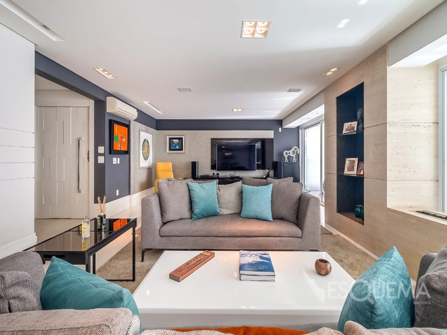 Apartamento iluminado com varanda ampla e atmosfera leve em Moema - Imagem 5