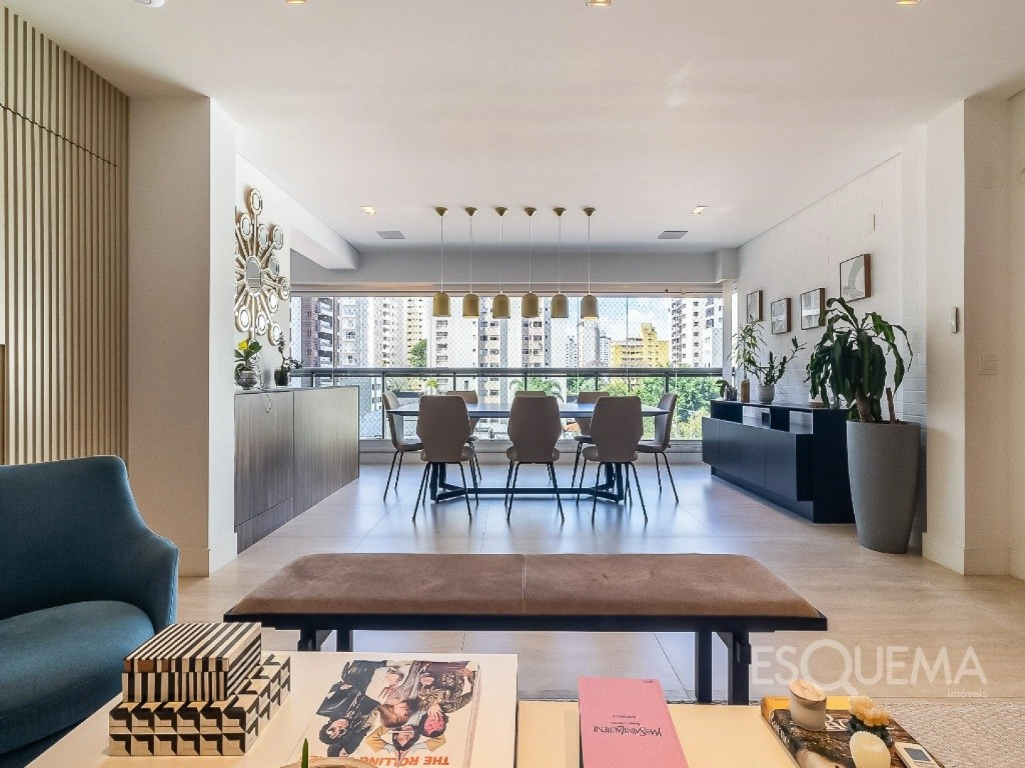 Apartamento com projeto contemporâneo e varanda integrada em Moema - Imagem 1