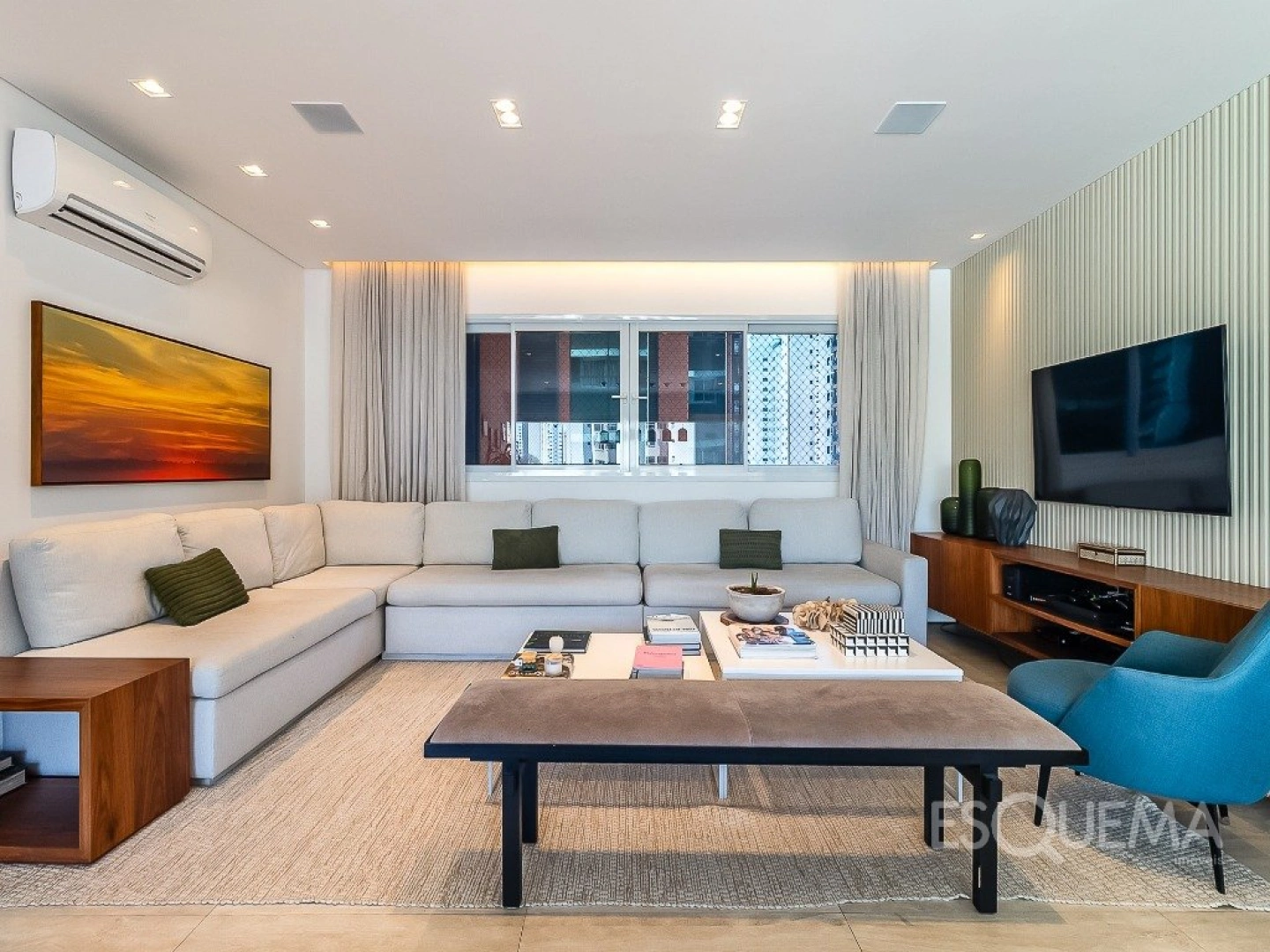 Apartamento com projeto contemporâneo e varanda integrada em Moema - Imagem 3