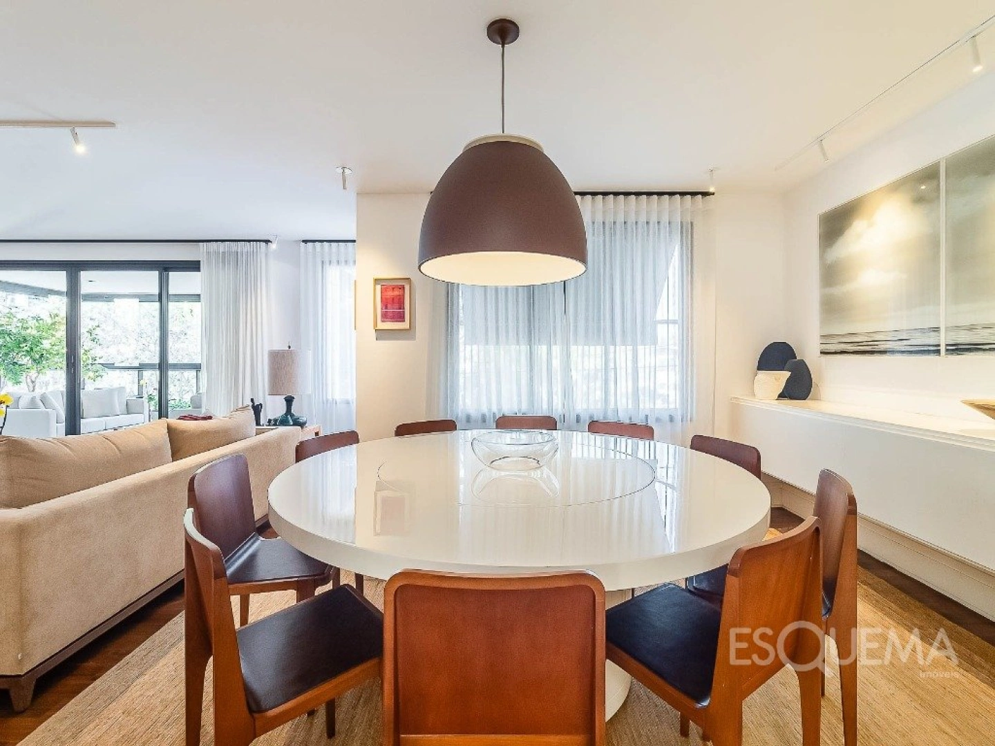 Apartamento reformado com varanda entre as copas no Alto de Pinheiros - Imagem 10