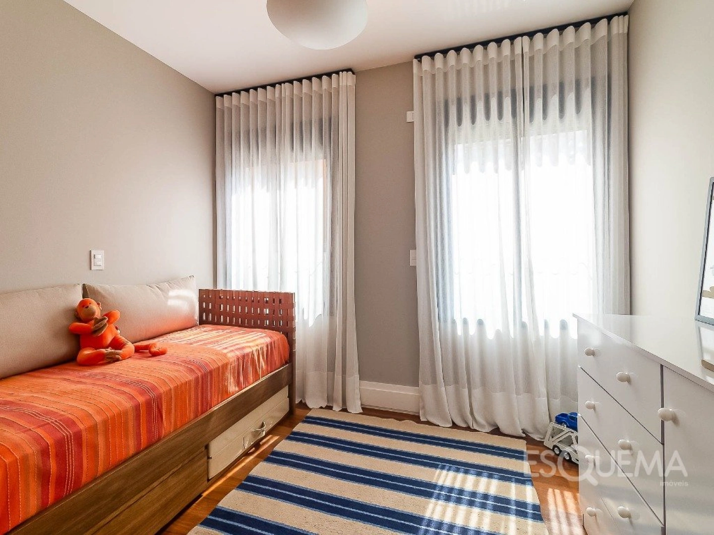 Apartamento reformado com varanda entre as copas no Alto de Pinheiros - Imagem 13