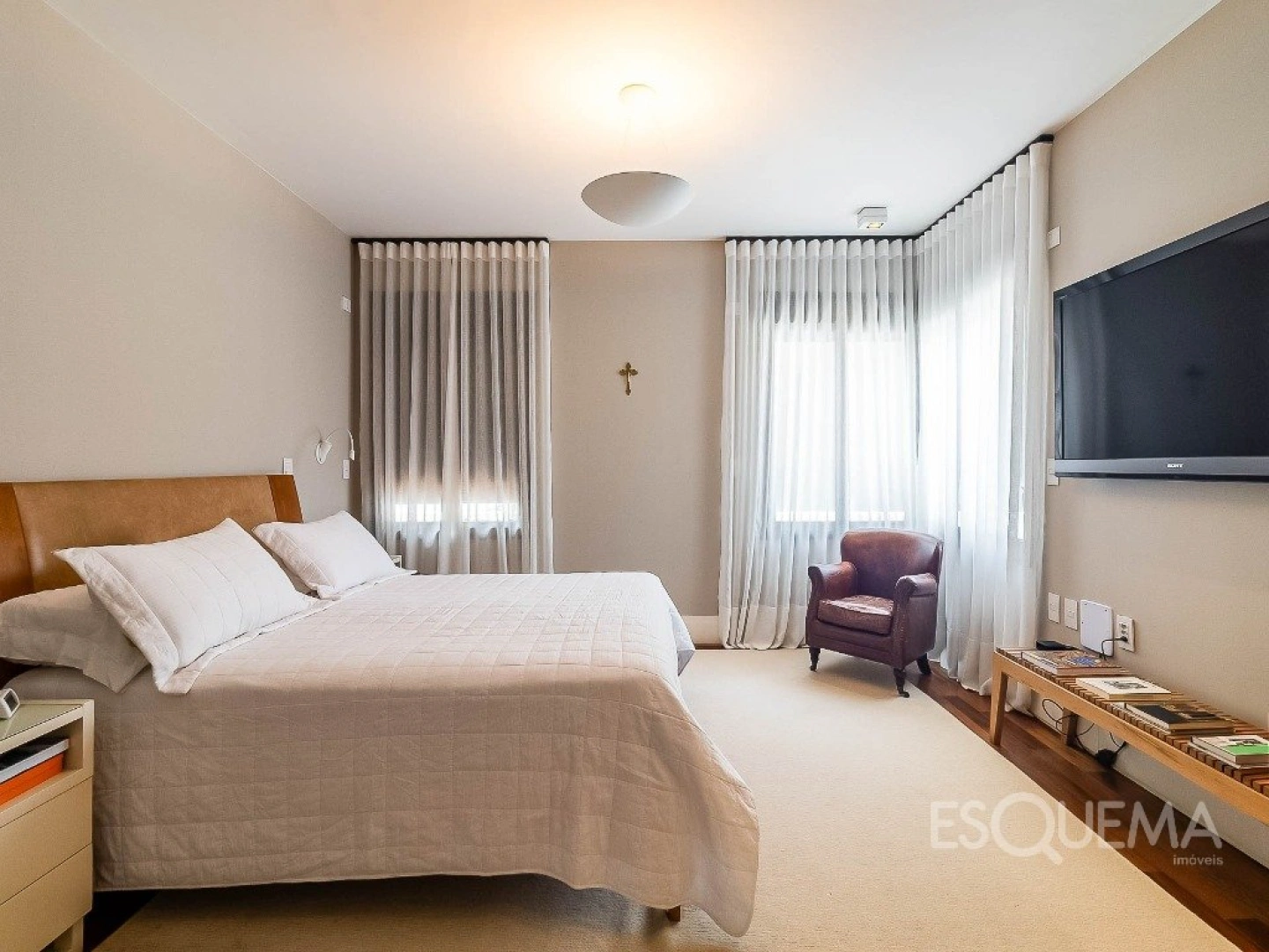 Apartamento reformado com varanda entre as copas no Alto de Pinheiros - Imagem 14