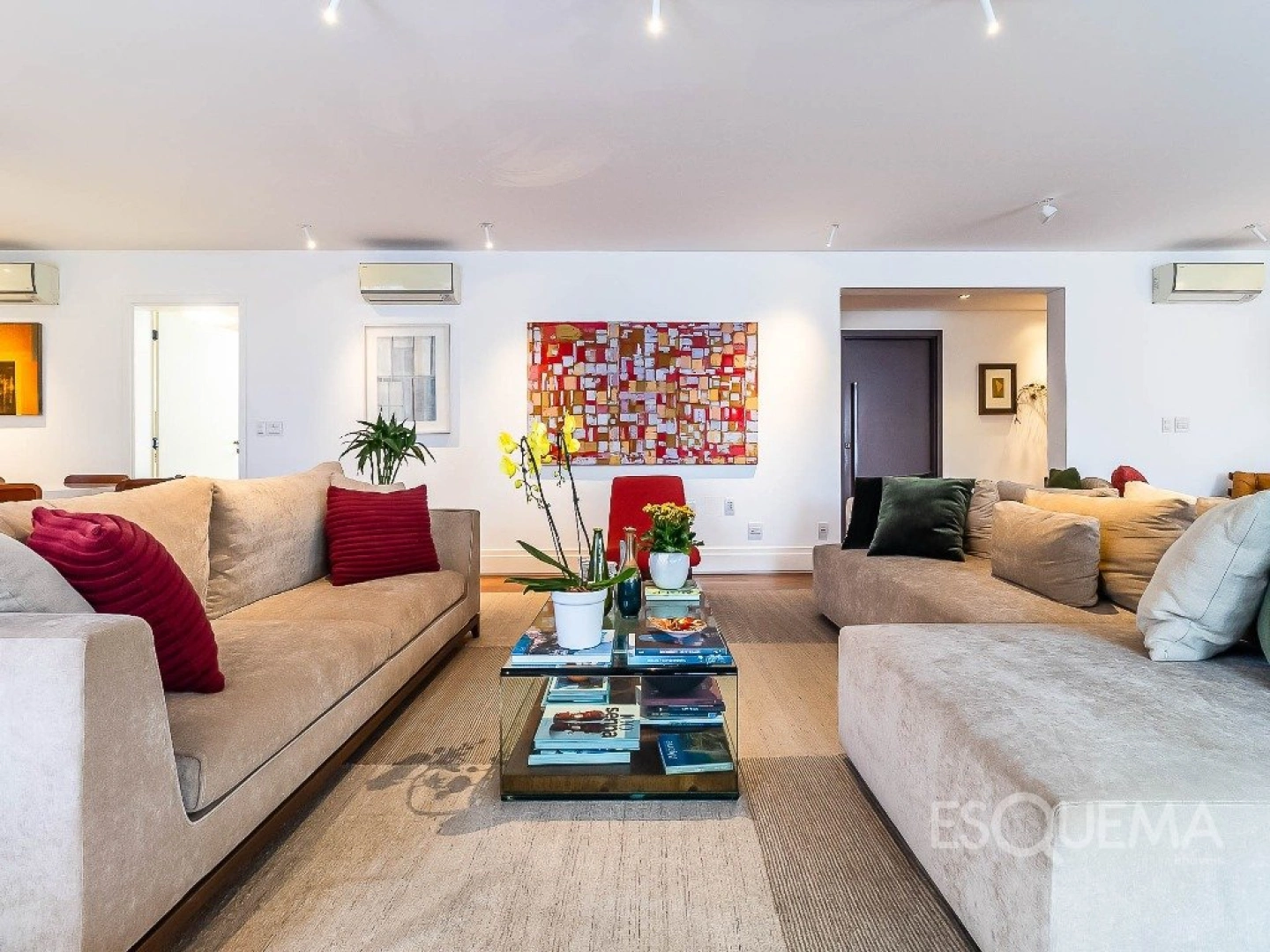 Apartamento reformado com varanda entre as copas no Alto de Pinheiros - Imagem 6