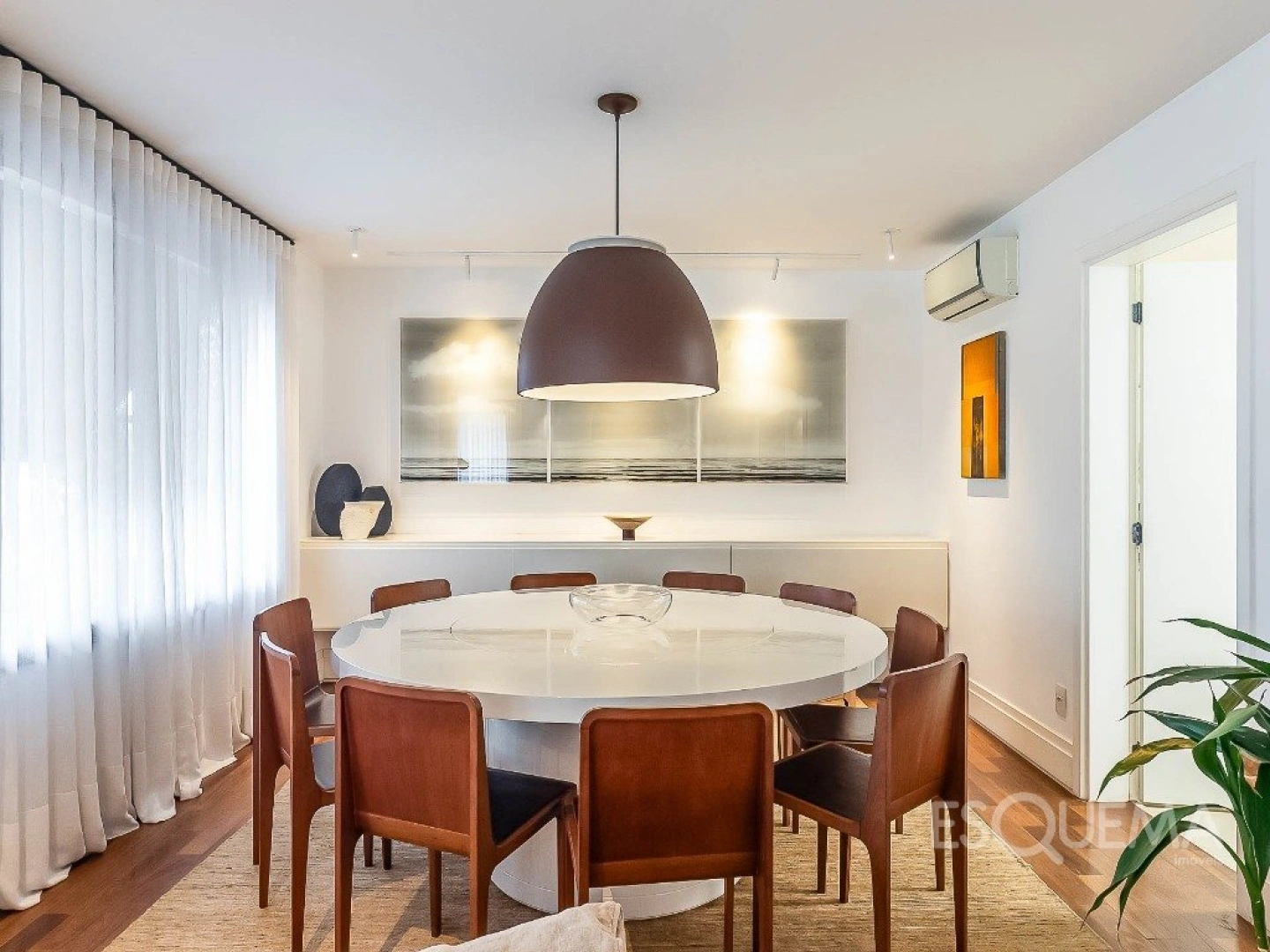 Apartamento reformado com varanda entre as copas no Alto de Pinheiros - Imagem 9