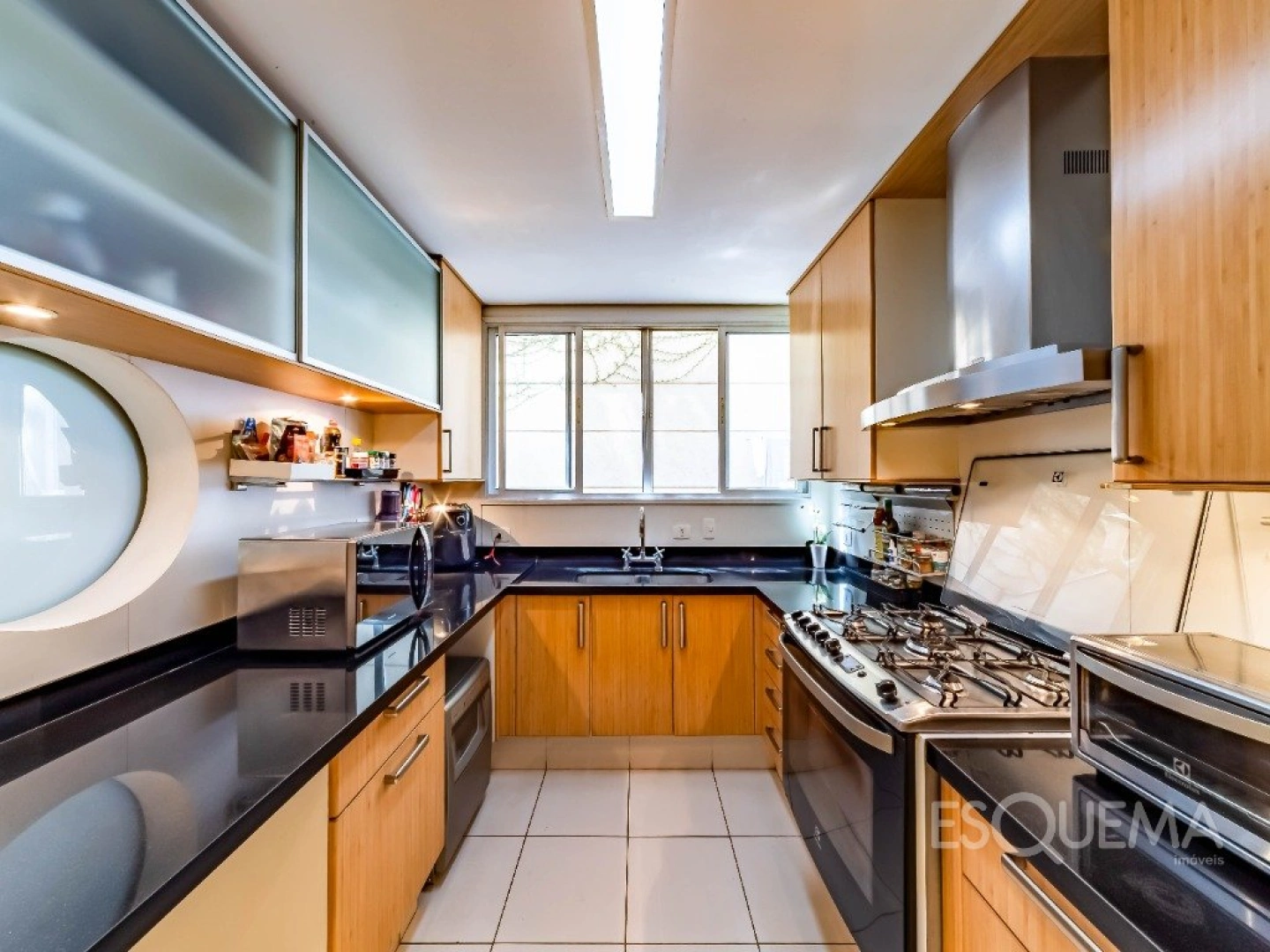 Casa iluminada e elegante em condomínio no Alto de Pinheiros - Imagem 15