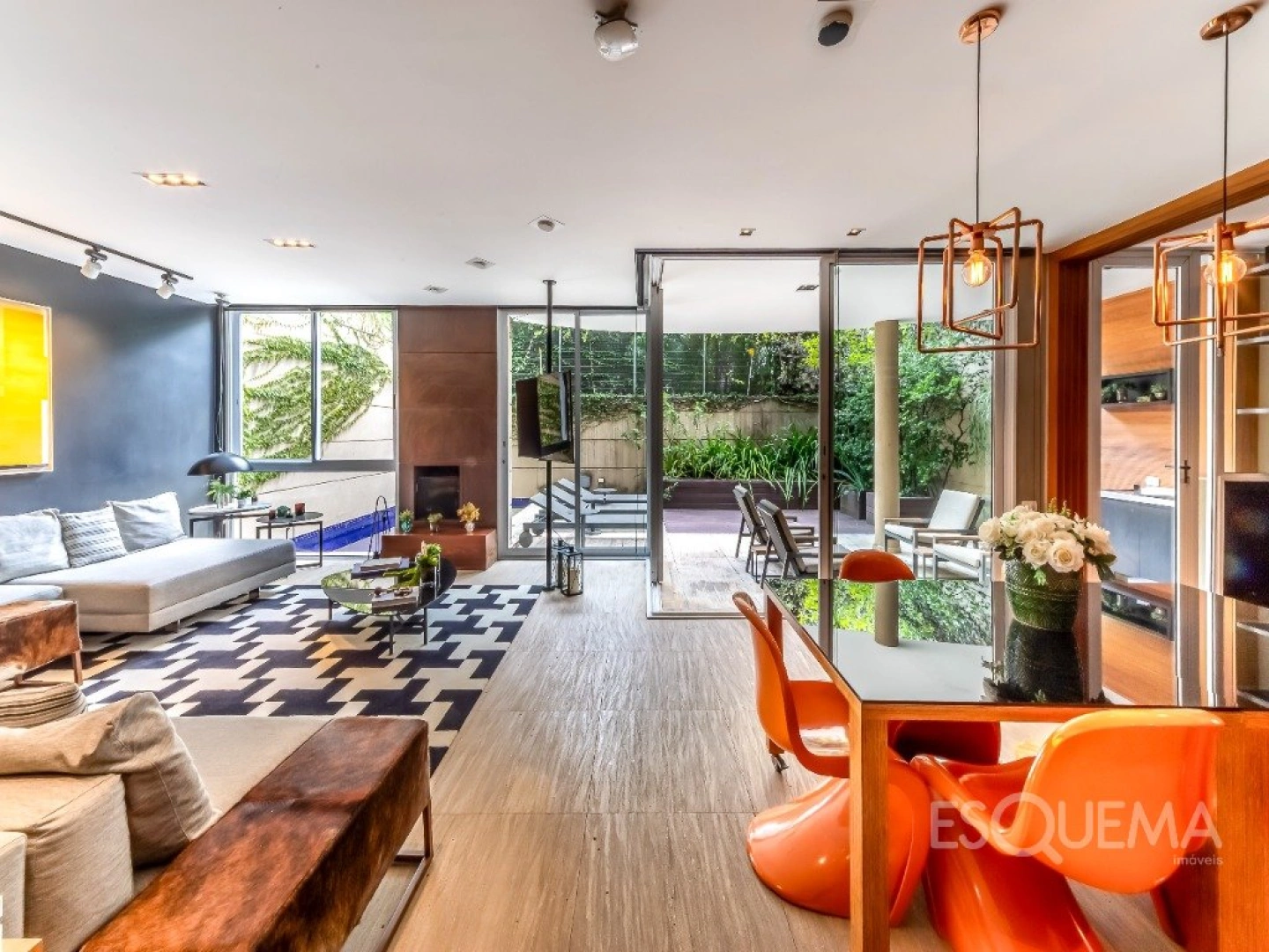 Casa iluminada e elegante em condomínio no Alto de Pinheiros - Imagem 1