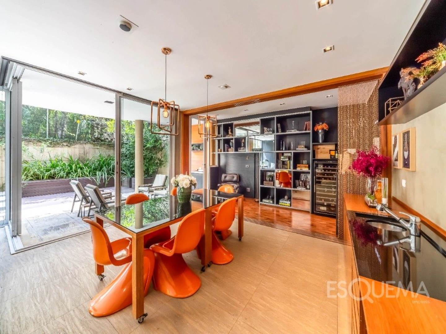 Casa iluminada e elegante em condomínio no Alto de Pinheiros - Imagem 6