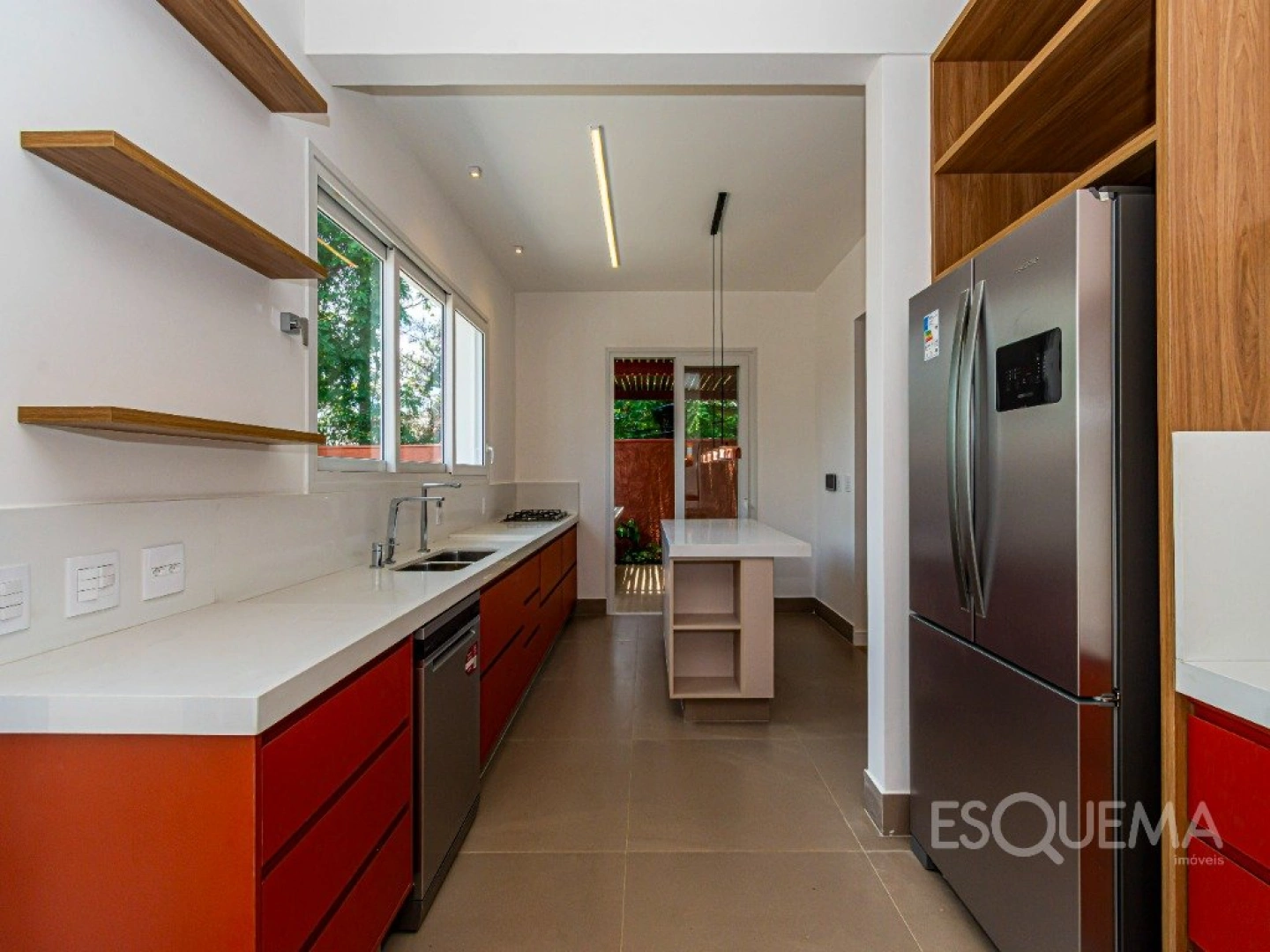 Casa térrea recém-reformada - Imagem 12