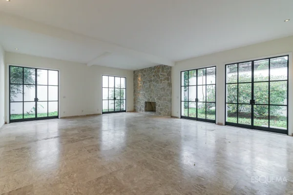 Casa térrea reformada no Jardim Europa