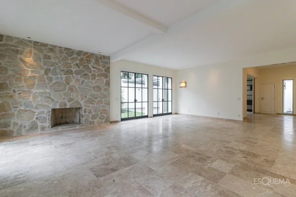 Casa térrea reformada no Jardim Europa