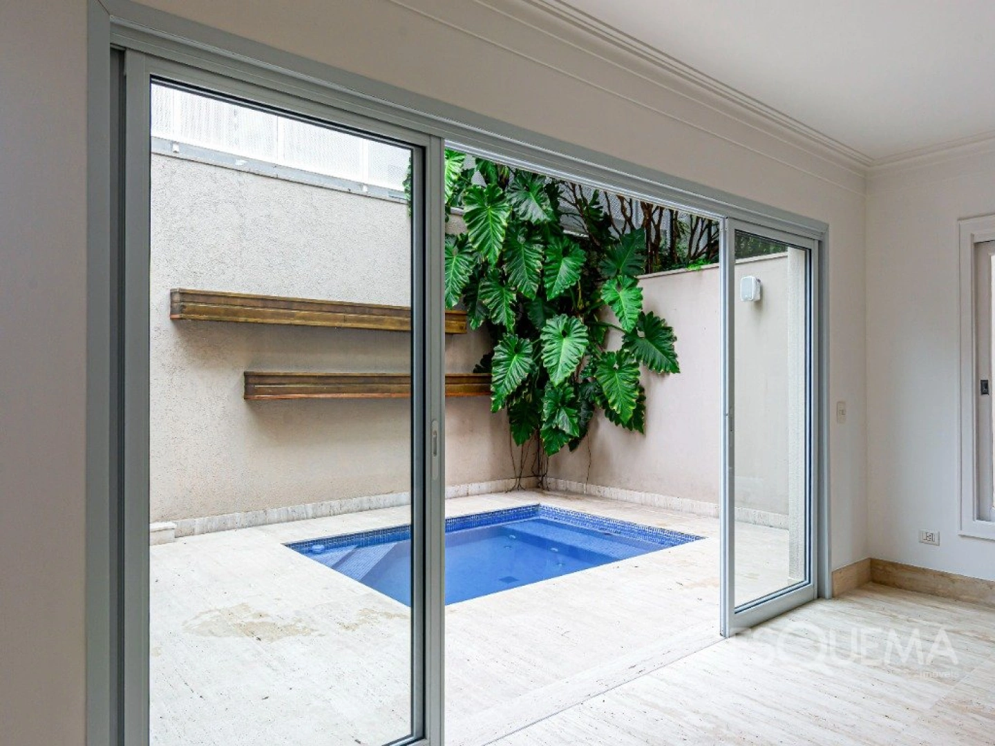 Casa sofisticada em condomínio exclusivo no Jardim Europa - Imagem 12