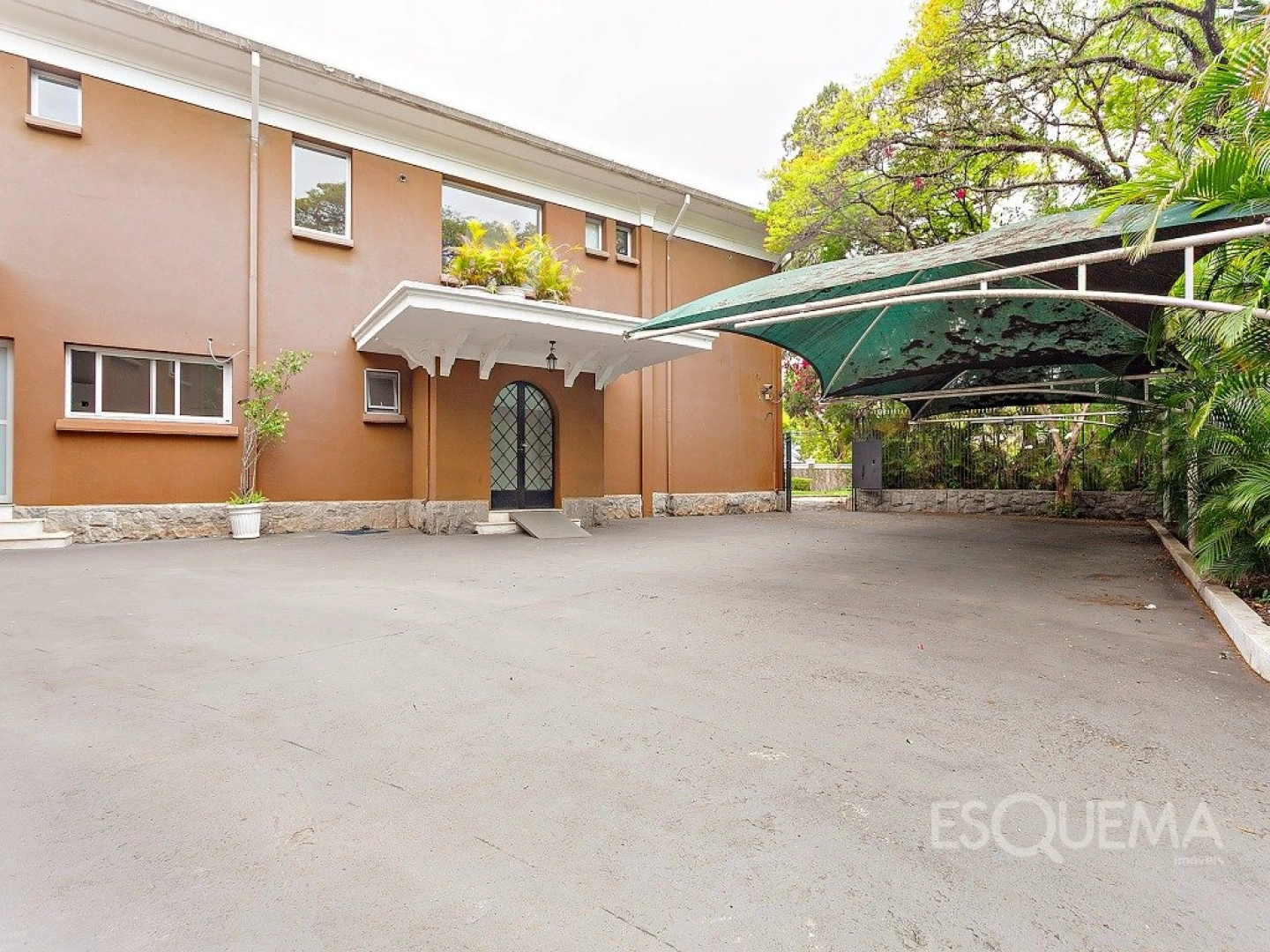 Casa comercial imponente em avenida renomada no Jardim América - Imagem 2