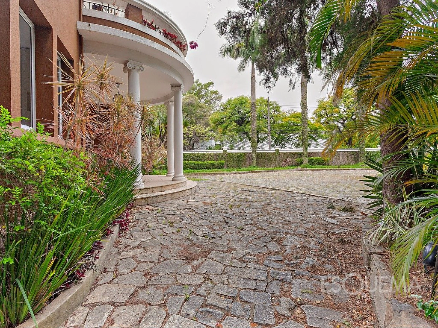 Casa comercial imponente em avenida renomada no Jardim América - Imagem 4