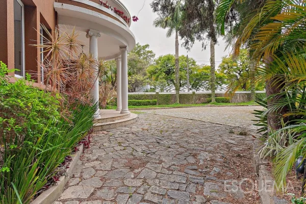 Casa comercial imponente em avenida renomada no Jardim América