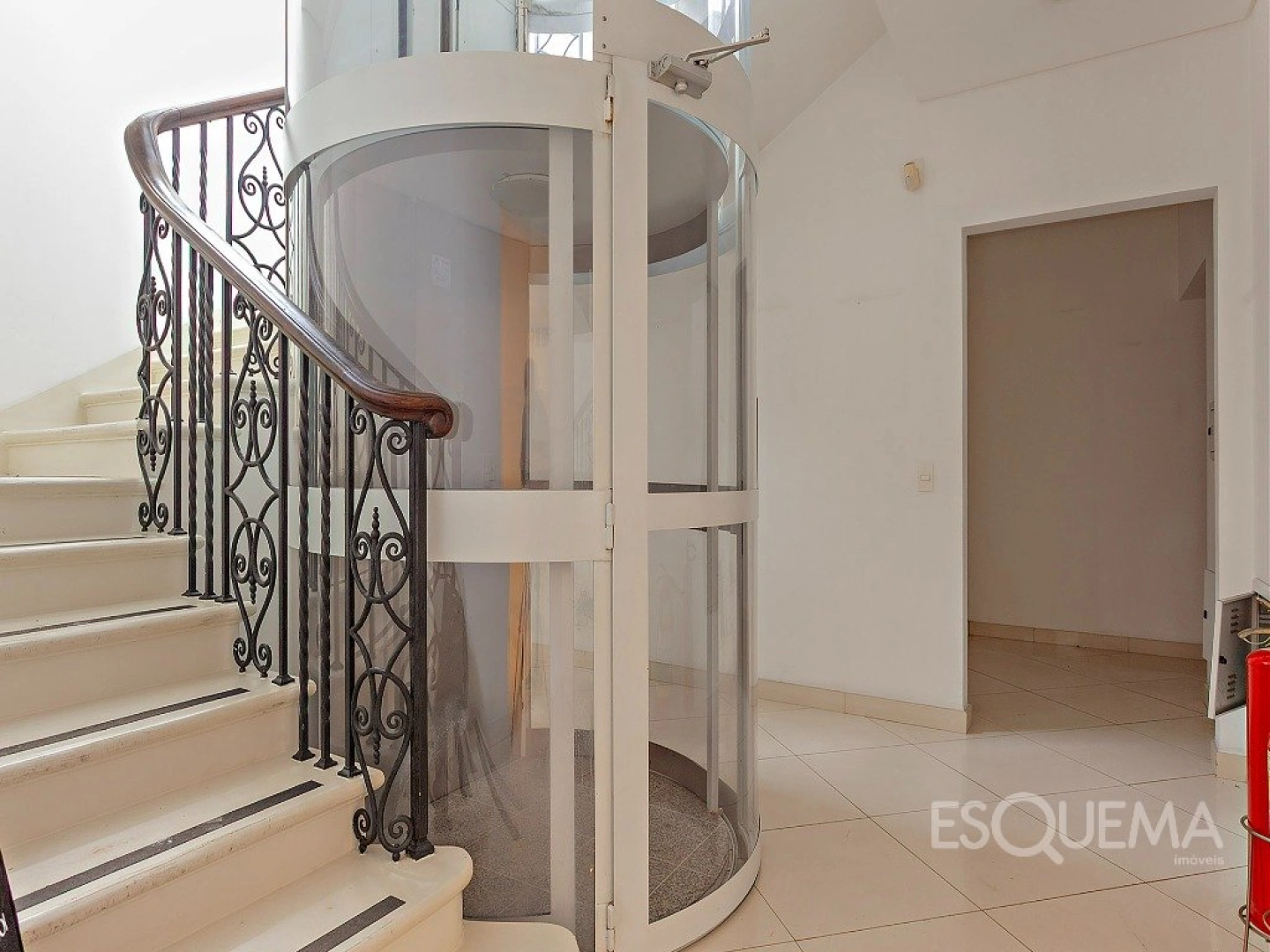 Casa comercial imponente em avenida renomada no Jardim América - Imagem 9