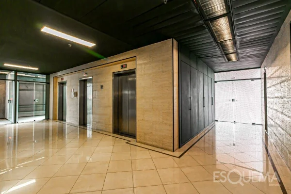 Sala comercial na Avenida Paulista com vista livre