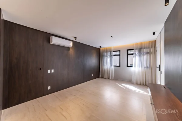 Apartamento totalmente reformado em rua nobre do Itaim Bibi